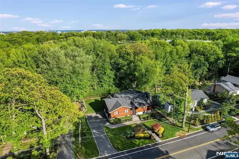655 Floyd Street Englewood Cliffs NJ 07632