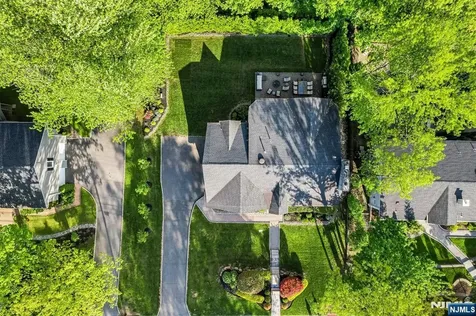 655 Floyd Street Englewood Cliffs NJ 07632