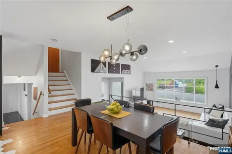 17 Arthur Drive Rutherford NJ 07070
