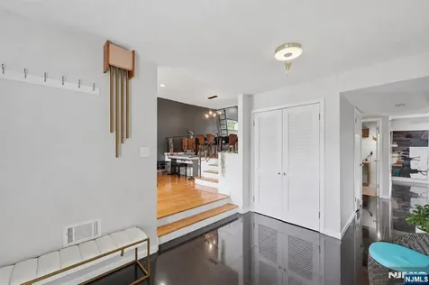 17 Arthur Drive Rutherford NJ 07070