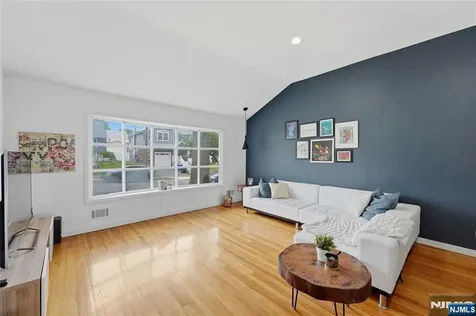 17 Arthur Drive Rutherford NJ 07070
