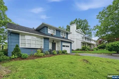 17 Arthur Drive Rutherford NJ 07070