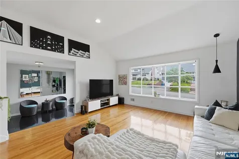 17 Arthur Drive Rutherford NJ 07070