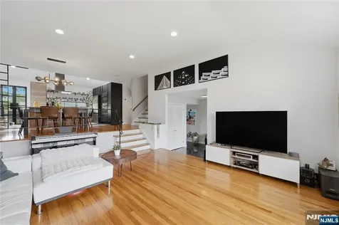 17 Arthur Drive Rutherford NJ 07070