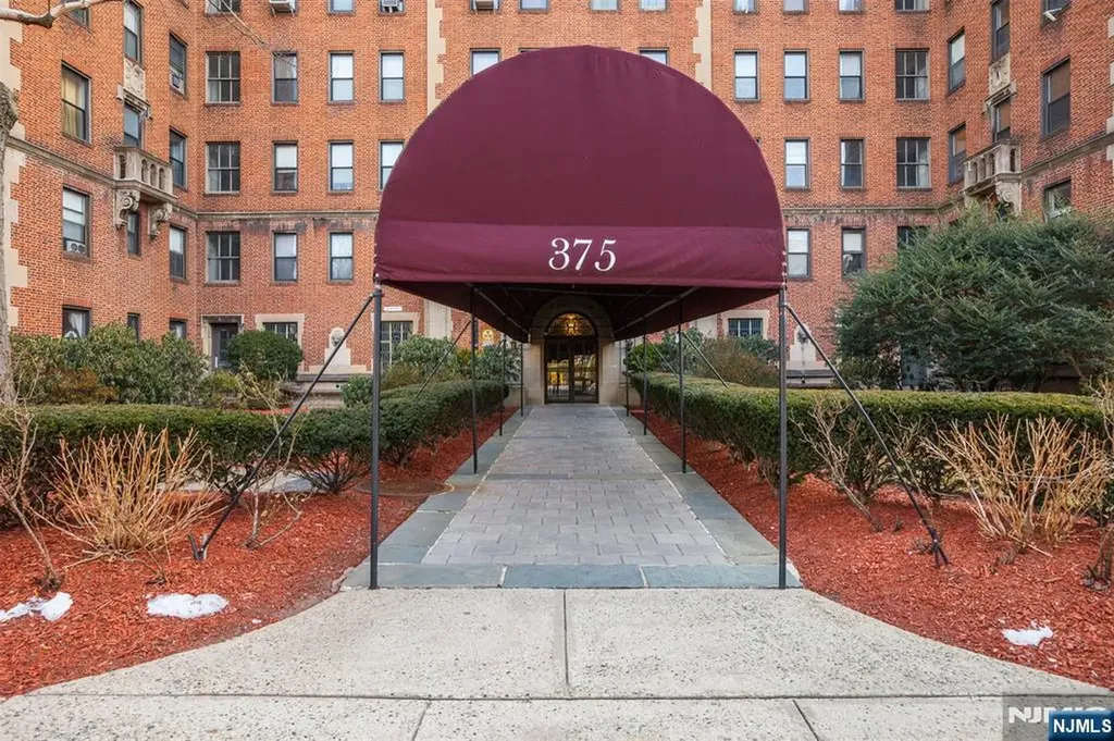 363-377 Mount Prospect Newark NJ 07104