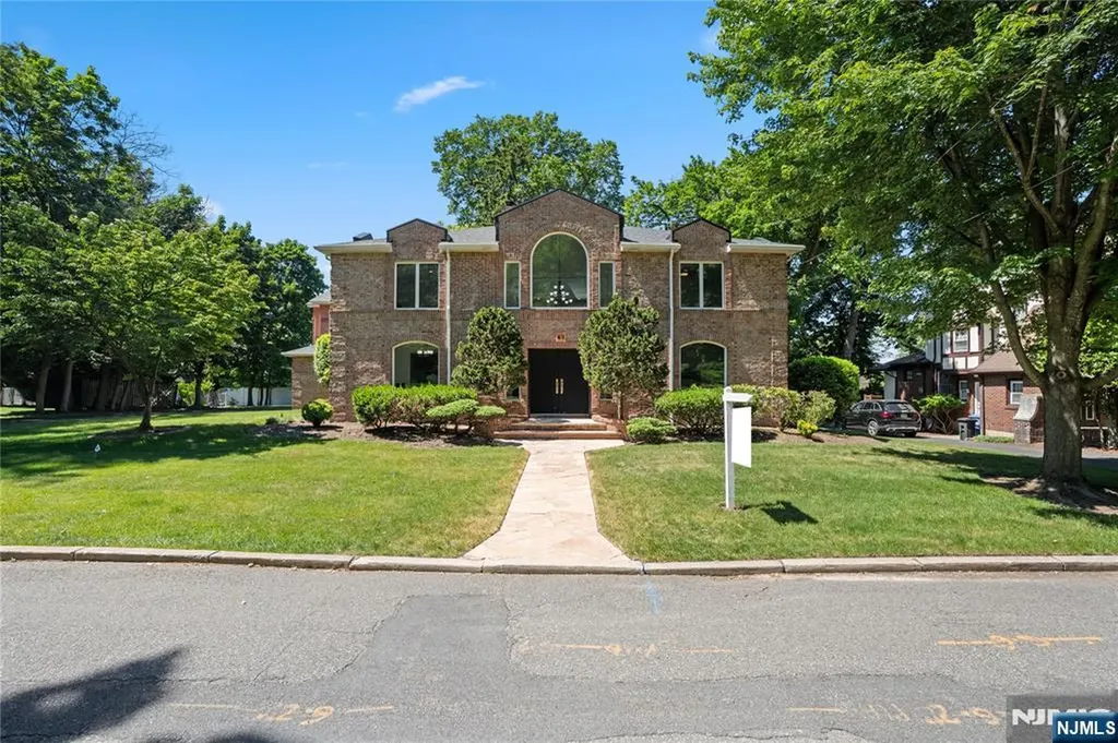 30 Creston Avenue Tenafly NJ 07670