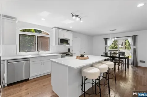 30 Creston Avenue Tenafly NJ 07670