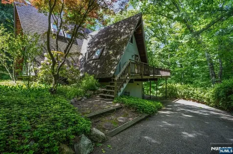 56 High Hill Road Tuxedo Park NY 10987