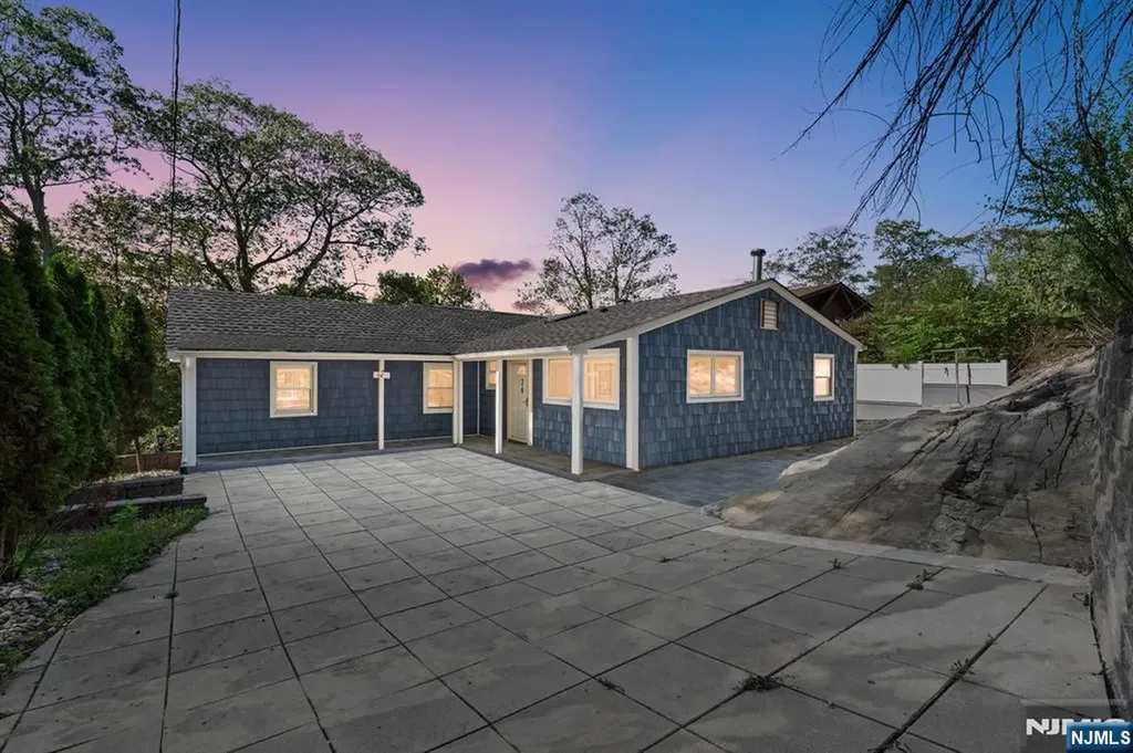 26 Rock Road West Milford NJ 07480