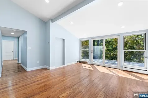 26 Rock Road West Milford NJ 07480