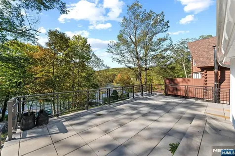 26 Rock Road West Milford NJ 07480