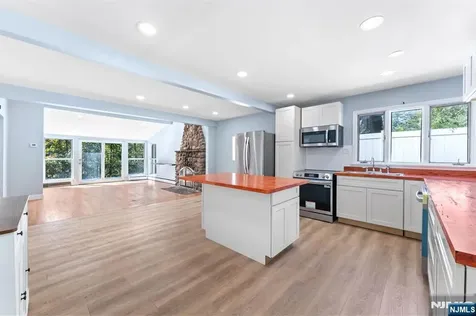 26 Rock Road West Milford NJ 07480