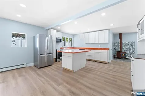 26 Rock Road West Milford NJ 07480
