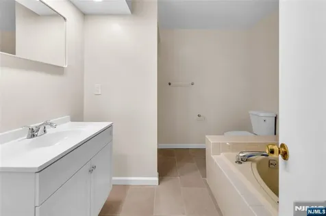 163 Marion West Orange NJ 07052