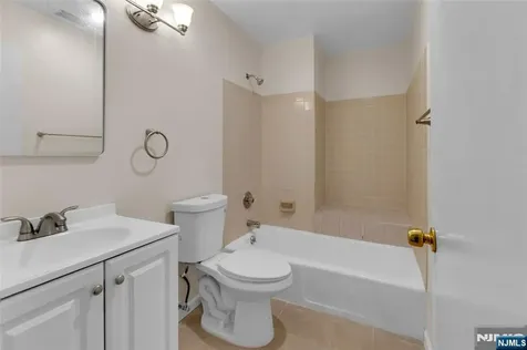 163 Marion West Orange NJ 07052