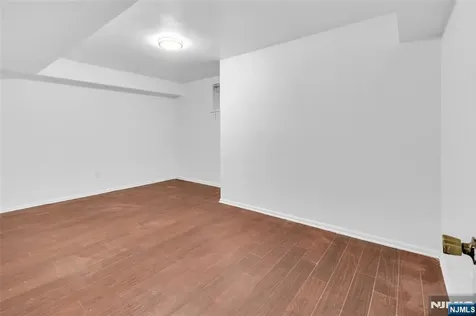 163 Marion West Orange NJ 07052