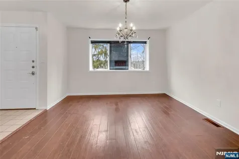 163 Marion West Orange NJ 07052