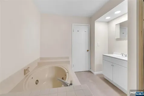 163 Marion West Orange NJ 07052