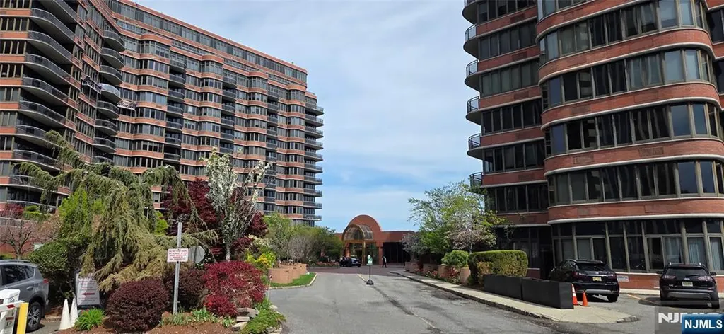 100 Carlyle Cliffside Park NJ 07010