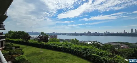 100 Carlyle Cliffside Park NJ 07010