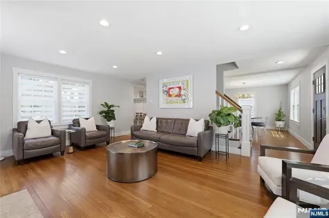 307 Farview Avenue Paramus NJ 07652