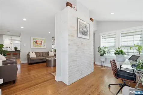 307 Farview Avenue Paramus NJ 07652