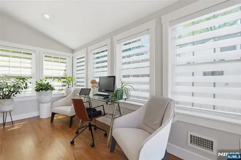 307 Farview Avenue Paramus NJ 07652