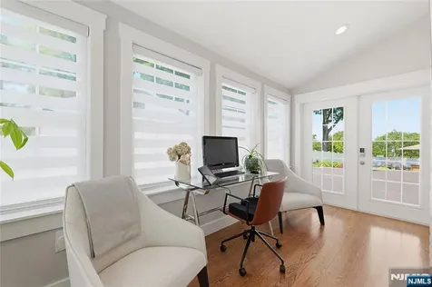 307 Farview Avenue Paramus NJ 07652