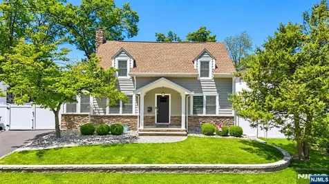 307 Farview Avenue Paramus NJ 07652