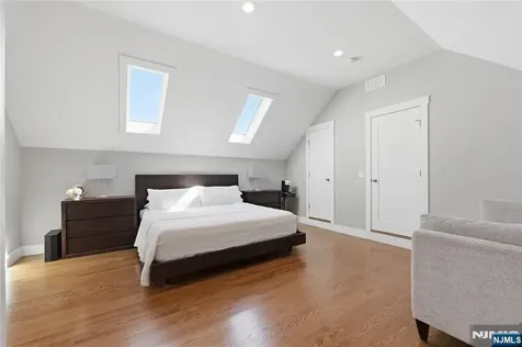 307 Farview Avenue Paramus NJ 07652