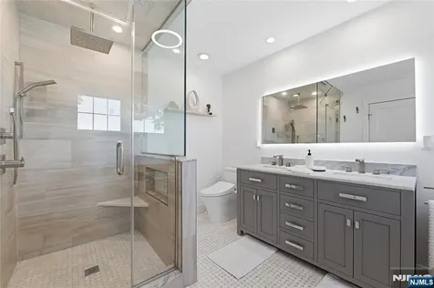 307 Farview Avenue Paramus NJ 07652