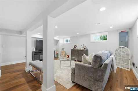 307 Farview Avenue Paramus NJ 07652