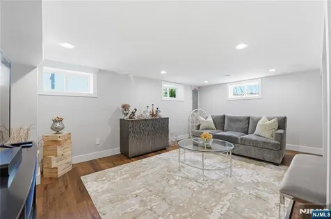 307 Farview Avenue Paramus NJ 07652