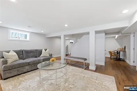307 Farview Avenue Paramus NJ 07652