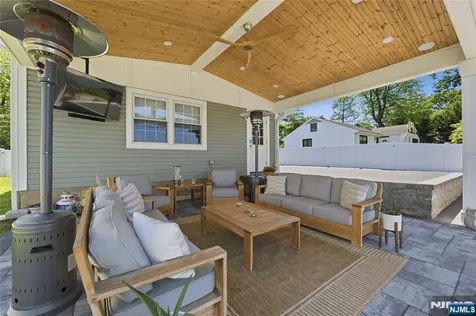 307 Farview Avenue Paramus NJ 07652