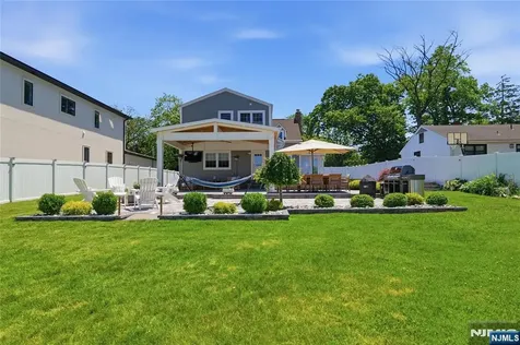 307 Farview Avenue Paramus NJ 07652