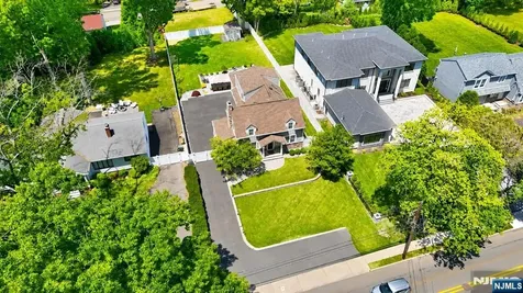 307 Farview Avenue Paramus NJ 07652
