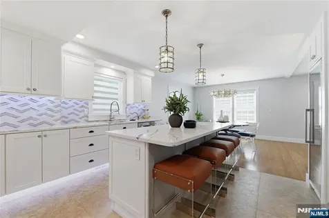 307 Farview Avenue Paramus NJ 07652
