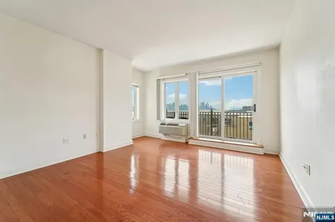 5311 City Place Edgewater NJ 07020