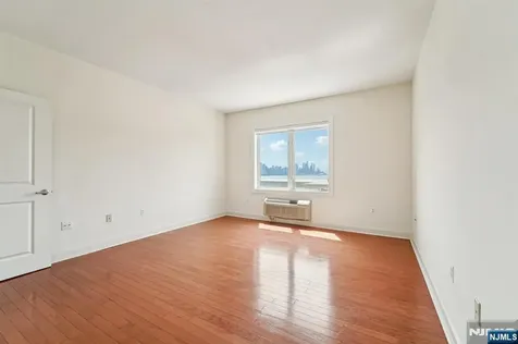 5311 City Place Edgewater NJ 07020