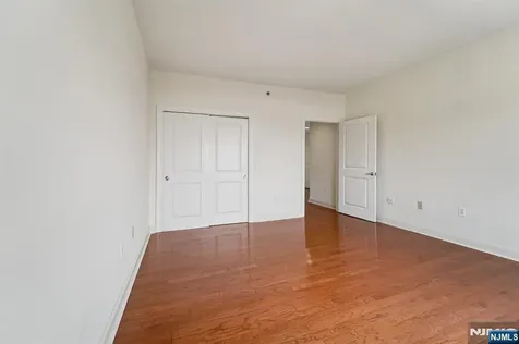 5311 City Place Edgewater NJ 07020