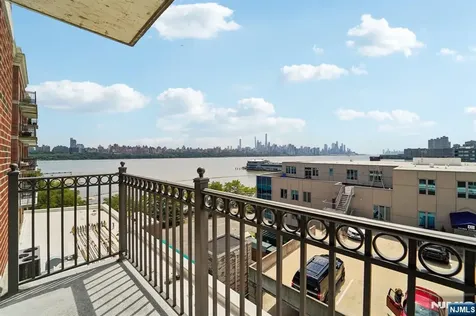5311 City Place Edgewater NJ 07020
