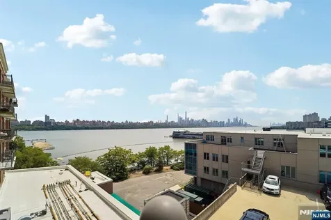 5311 City Place Edgewater NJ 07020