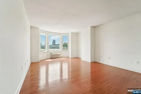 5311 City Place Edgewater NJ 07020