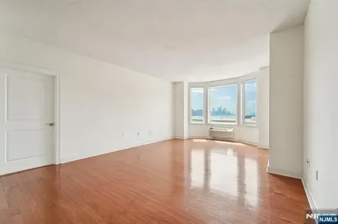 5311 City Place Edgewater NJ 07020