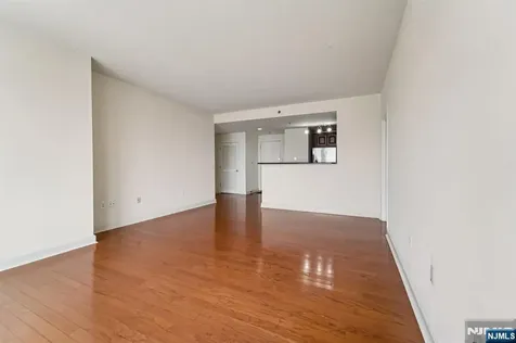 5311 City Place Edgewater NJ 07020