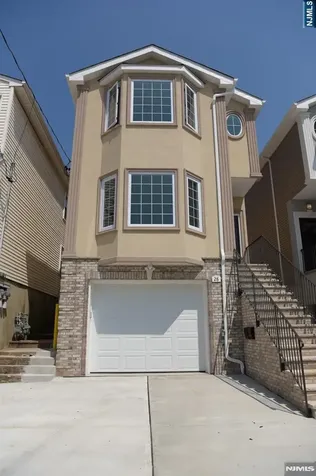 28 Davis Street Harrison NJ 07029