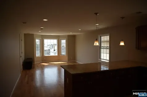 28 Davis Street Harrison NJ 07029