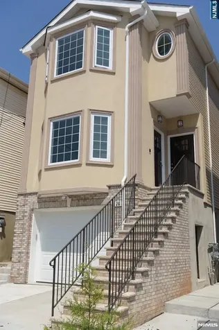 28 Davis Street Harrison NJ 07029