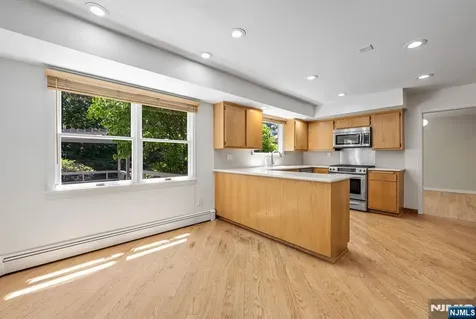 439 Summit Street Englewood Cliffs NJ 07632